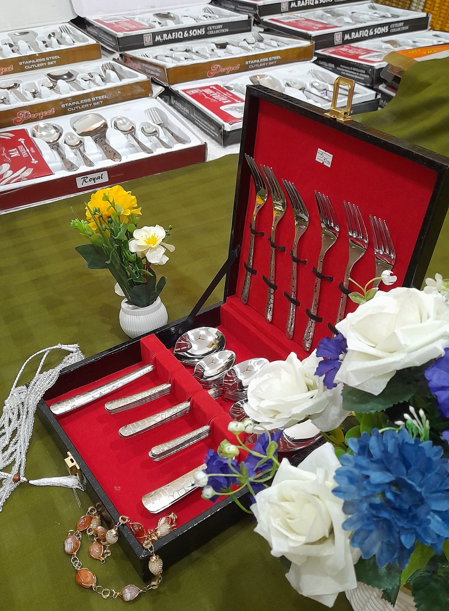 Premium Cutlery set with premium Gift box 29 PCS