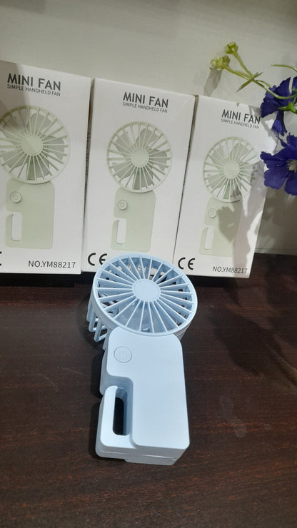 Lightweight Mini Fan – Rechargeable Handheld Fan with Strong Airflow
