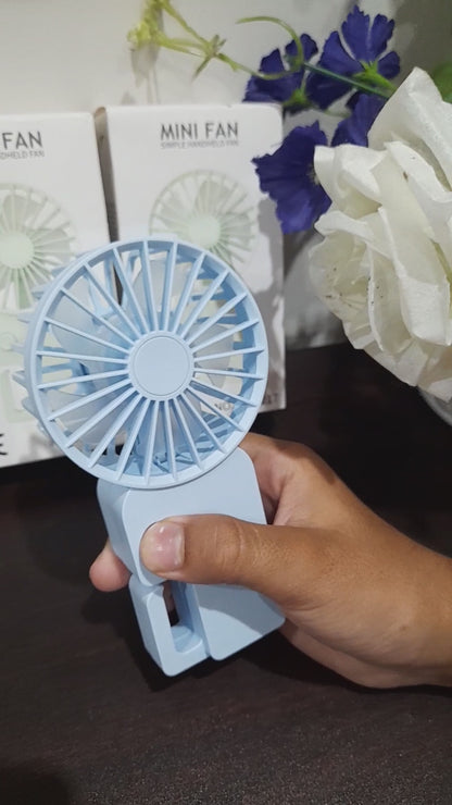 Lightweight Mini Fan – Rechargeable Handheld Fan with Strong Airflow